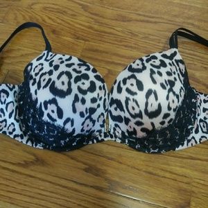 NWOT Victoria's Secret 36DD Push-Up Bra